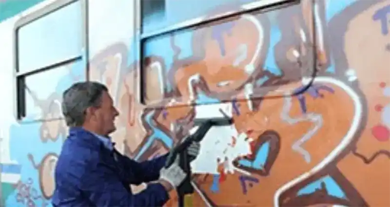 Nettoyage des tags à Genève 1208
